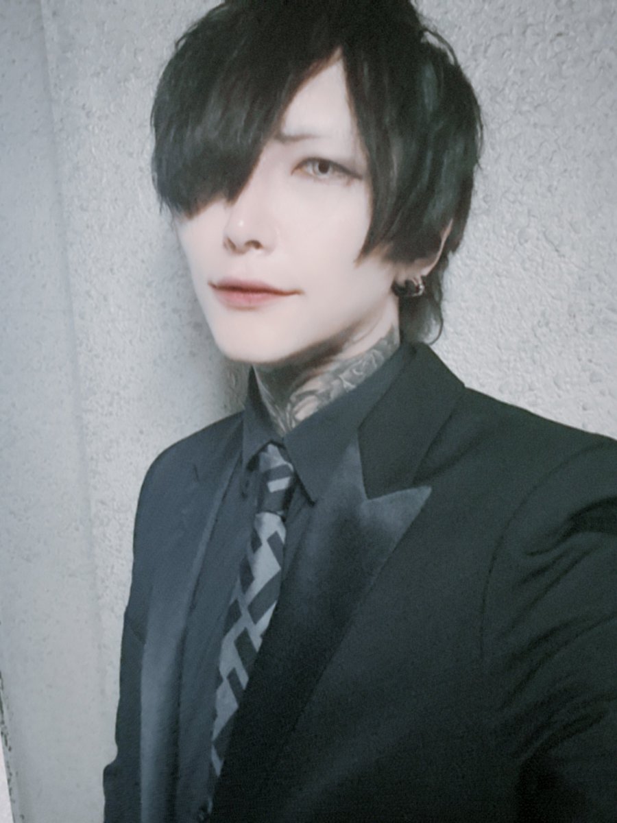 今からハムトロ😈
今日はスーツでDJです😈
皆様のお越しお待ちしております🙇
 #ハムトロ