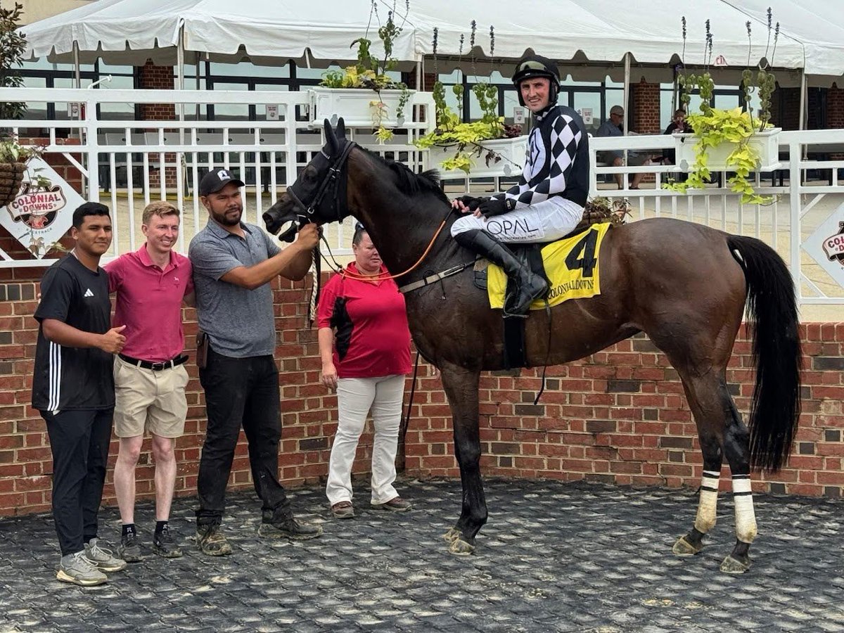Pick4win's tweet photo. Three G2 $100,000 Fillies & Mares Steeplechase Stakes
for at #ColonialDowns called the Triple Tiara
My girl Anoint, with a win over the course, will be waiting 👑 https://t.co/ZtEsxt4u4i