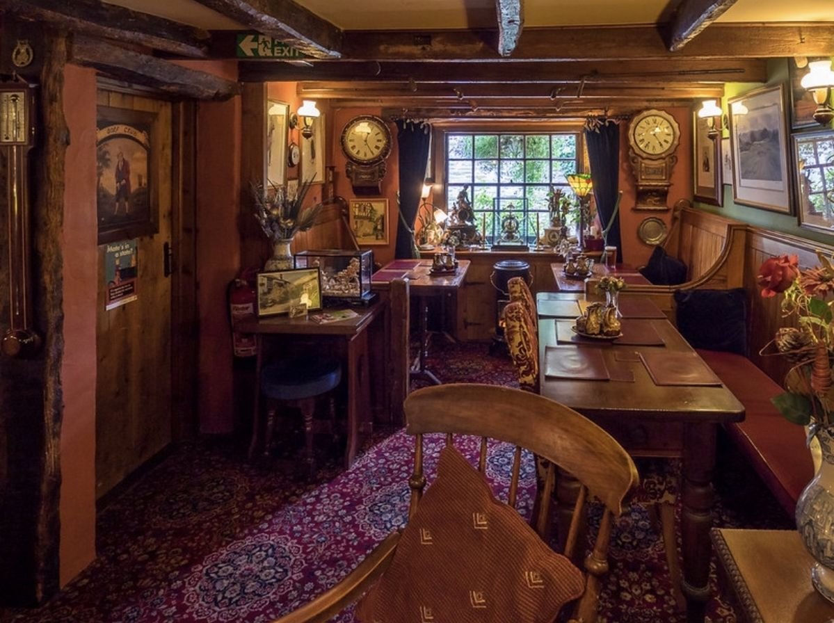 Britain's Lost & Living Pubs tweet media