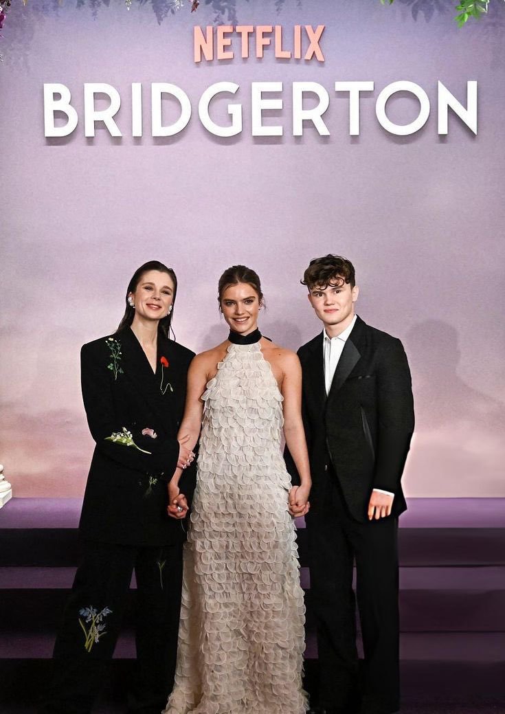 𝐥𝐚𝐝𝐲𝐜𝐫𝐚𝐧𝐞𝐢𝐧𝐰𝐚𝐢𝐭𝐢𝐧𝐠 ⟢ tweet media