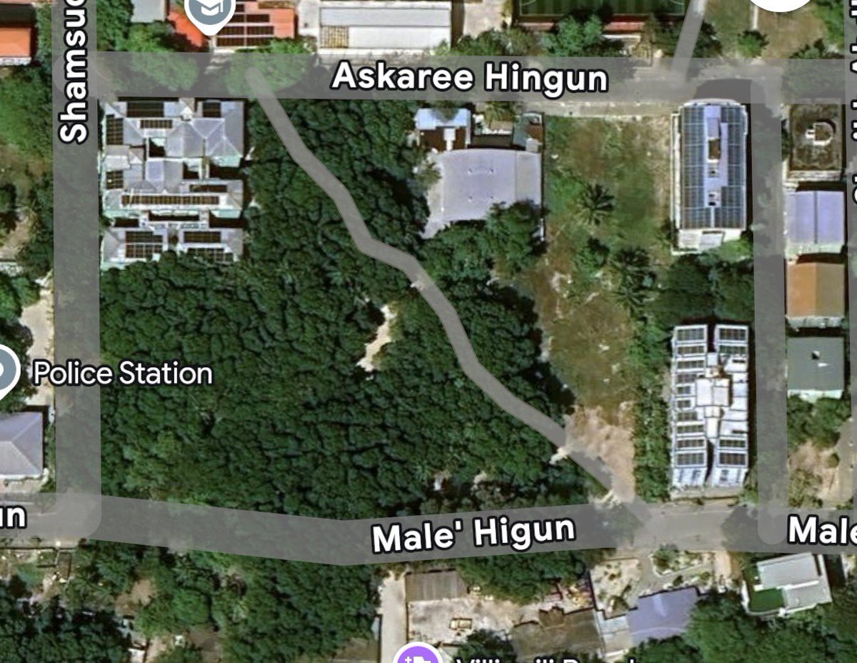 I’ll leave this here. 
Those green icons are trees and palms. 

Enlighten me how this project is going to avoid cutting down all those trees ?

No tree can survive here during material storage, site works, tower cranes, dewatering and construction.

#SaveVillingili #SaveFunaVaa