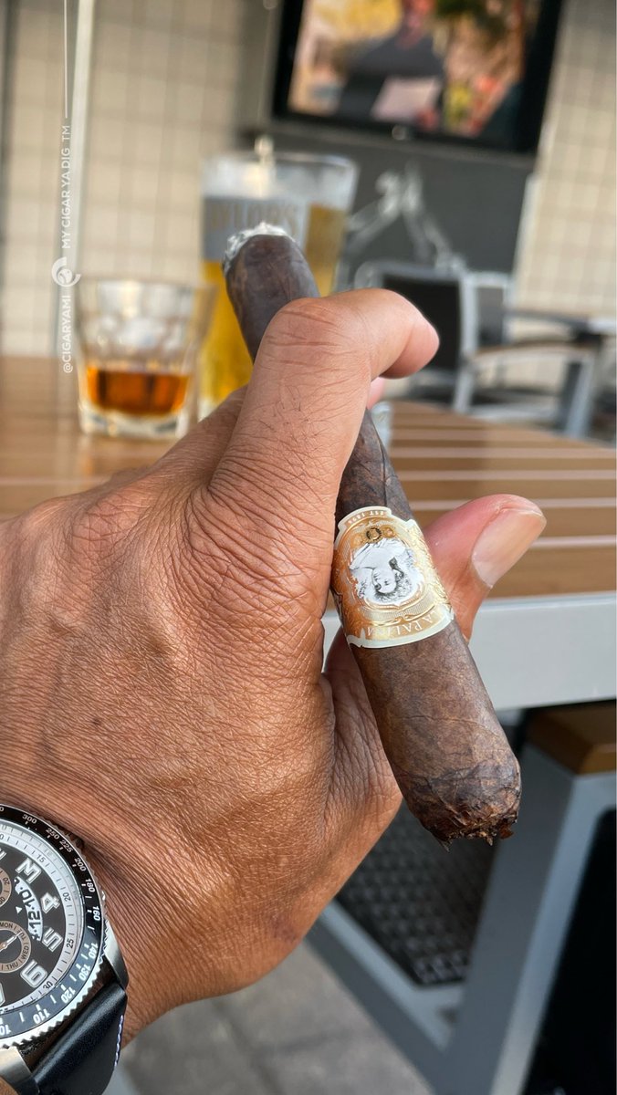 iCigar Yami tweet media