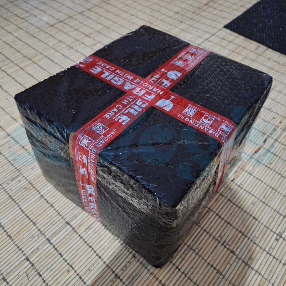 INA PROXY WAREHOUSE WW // MENTION AFTER DM tweet media