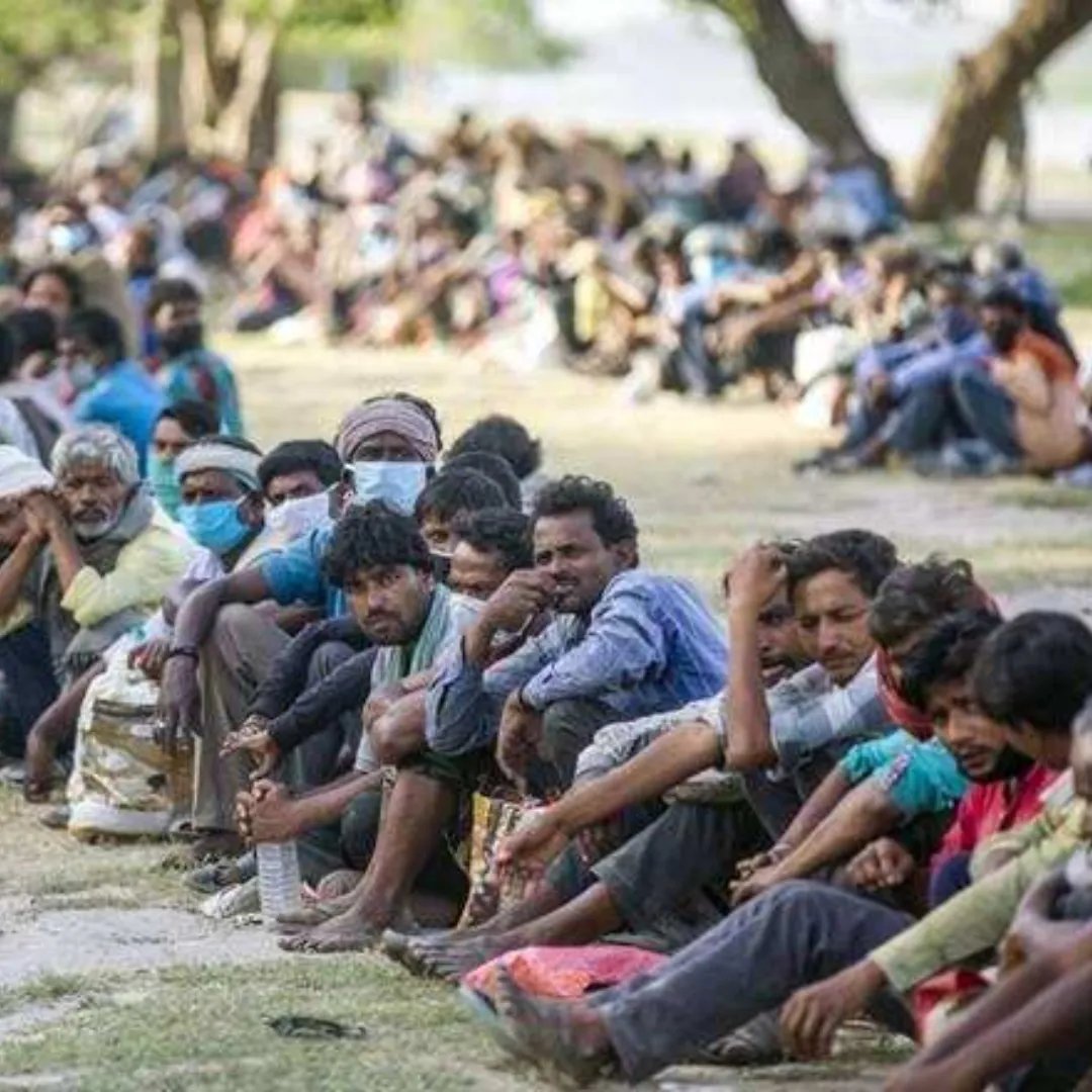 livetimes_news's tweet image. मुश्किल में व्यापारीः फैक्ट्रियों में थमा उत्पादन, रोजी-रोटी का संकट, दिल्ली से घर लौटने को मजबूर हुए लाखों श्रमिक.
पढ़ें पूरी खबर: livetimes.news/regional/delhi… 
#EconomicCrisis #MigrantWorkers #DelhiNews