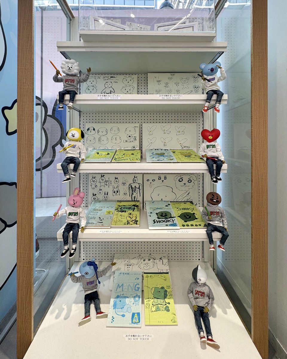 BT21_Japan's tweet image. 【LINE FRIENDS SQUARE SHIBUYAからのお知らせ】

渋谷ストアの売り場をちらっとご紹介👀

新たなフォトスポットも登場してるよ✨
さらに、2階にも展開エリアを拡大中！

お近くにお越しの際は、ぜひお立ち寄りください❣️

📍LINE FRIENDS SQUARE SHIBUYA
linefriends.co.jp/store

#BT21