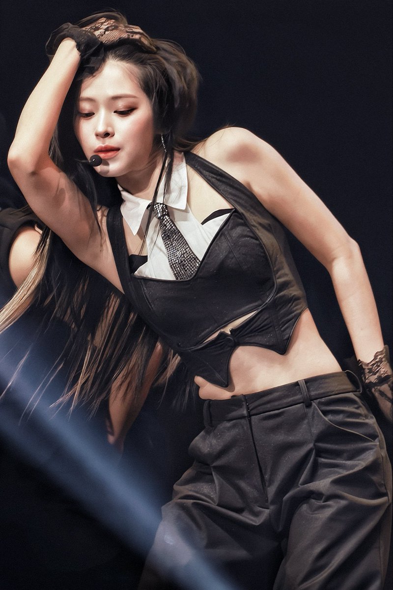 chellie ≷ 🍦 tweet media