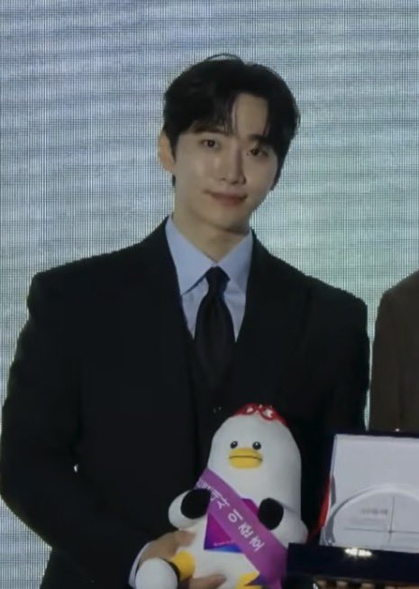 미드나잊 큐🐋 tweet media