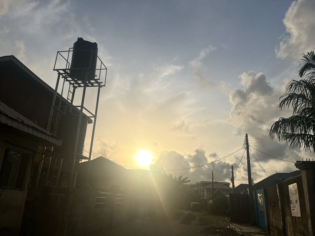 What morning looks like this side 🌅 have a wonderful weekend y’all .