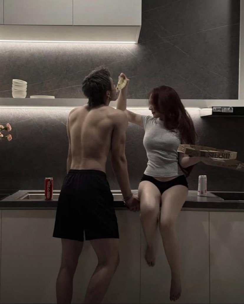 ECHE🛸 tweet media