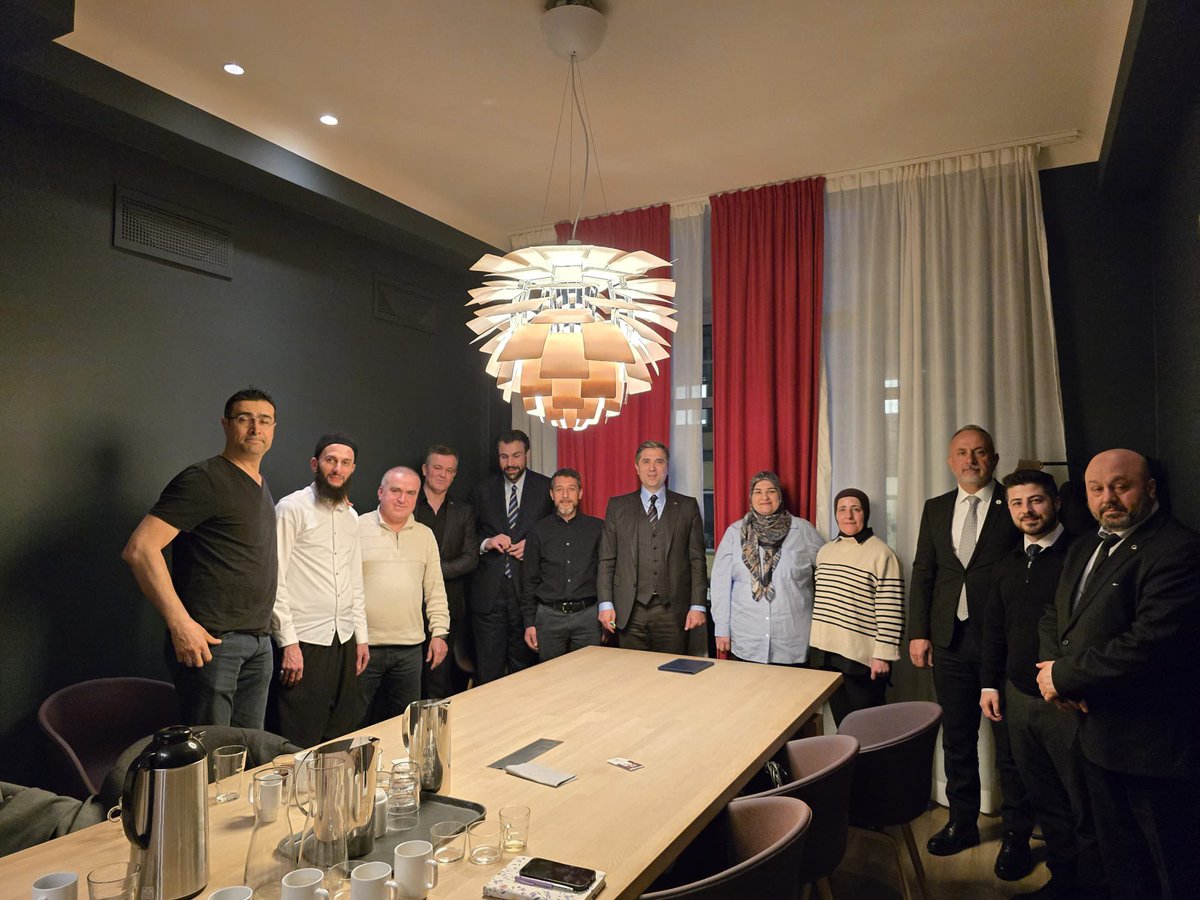 📍Norveç

Norveç temaslarımız kapsamında, <a href="/U_I_D/">Union of International Democrats</a> Norveç Yönetimi ile bir araya gelerek Norveç özeli, Avrupa genelinde yaşayan vatandaşlarımıza yönelik  yürütülen çalışmaları kapsamlı bir şekilde değerlendirdik.

Yurt dışı Türk toplumumuzun bulunduğu her ülkede daha güçlü temsil