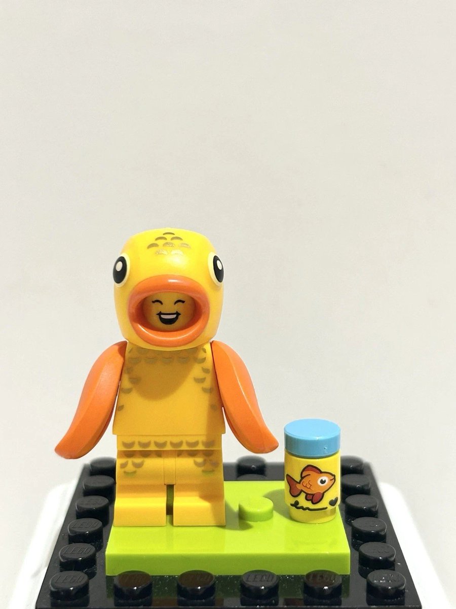 infinitybricks8's tweet image. Just keep swimming! This goldfish costume is definitely the catch of the day 🐠

#LEGO #LEGOminifigures #LEGOcollection #LEGOcommunity #LEGOaddictAFOL #LEGOreseller #LEGOforsale #Goldfish #CMF28 #LegoFish #UnderTheSea