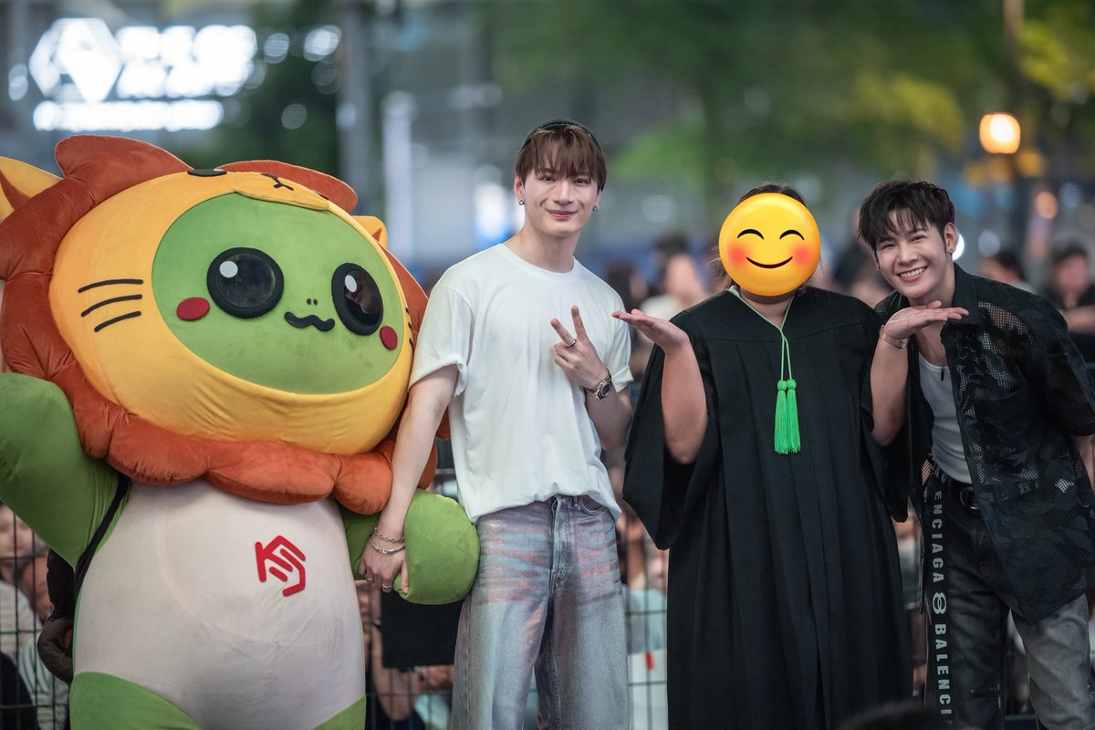 Raining in my heart (rest) tweet media