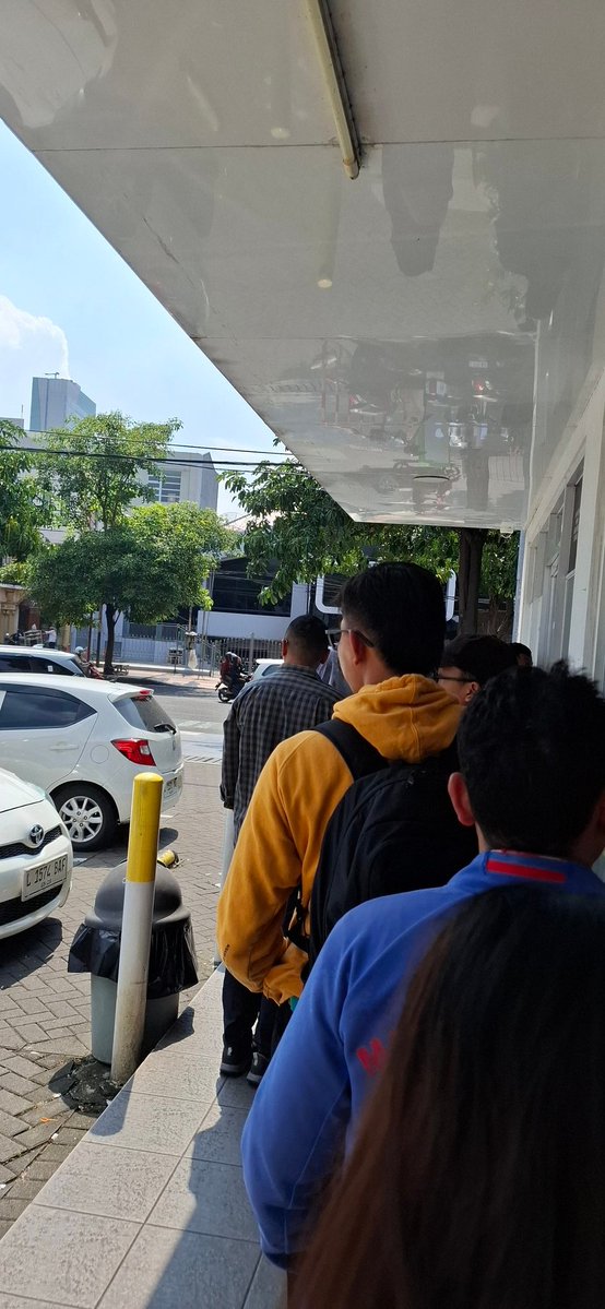 Pinguin serius tweet media