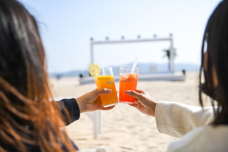 HolaFujian's tweet image. Spring in Pingtan 🌊! Ditch the hustle, walk barefoot on soft beaches, sip coffee with sea views, and chase sunsets with wind turbines. Pure coastal relaxation you can’t miss! 😍

en.ptnet.cn/content/2026-0…
#PingtanIsland #SpringGetaway #CoastalBliss #RelaxingVibes #SeaViewCafé