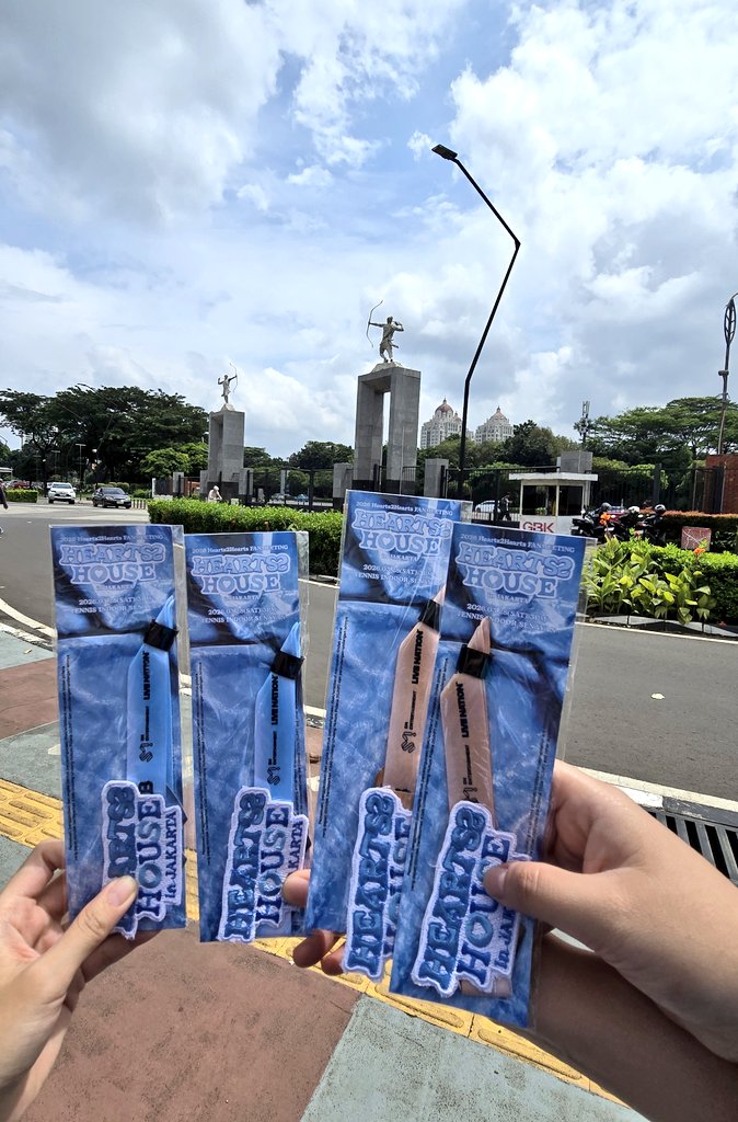 SYA🐰❄🍓🌴👾 tweet media