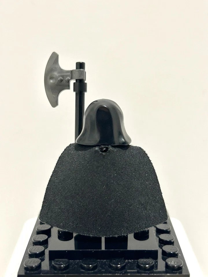 infinitybricks8's tweet image. Order in the court! The Dark Judge is here to deliver the final sentence with his mighty axe 🪓

#LEGO #LEGOminifigures #LEGOcollection #LEGOcommunity #LEGOaddictAFOL #LEGOreseller #LEGOforsale #DarkJudge #InfinityBricks #CustomLego #LegoWarrior #Executioner