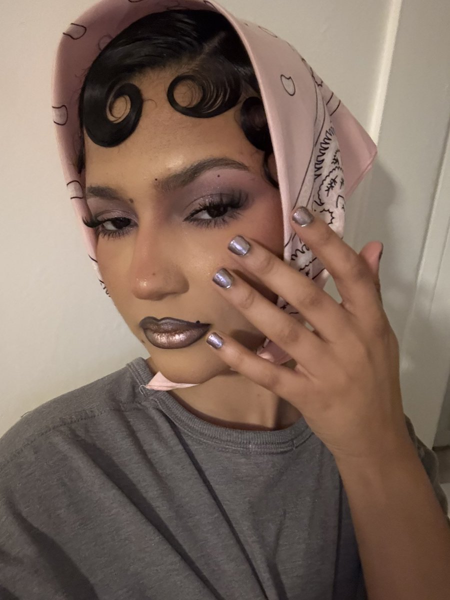 mika 🏹 tweet media