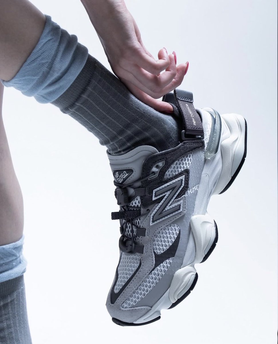 S_HangerLuck's tweet photo. New Balanceの新作サンダルが天才的にかわいいんですがっ..！！ https://t.co/xxSYsKYb6g