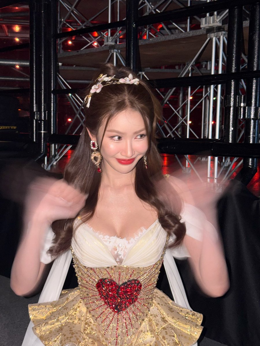 Natsiya Prommart tweet media