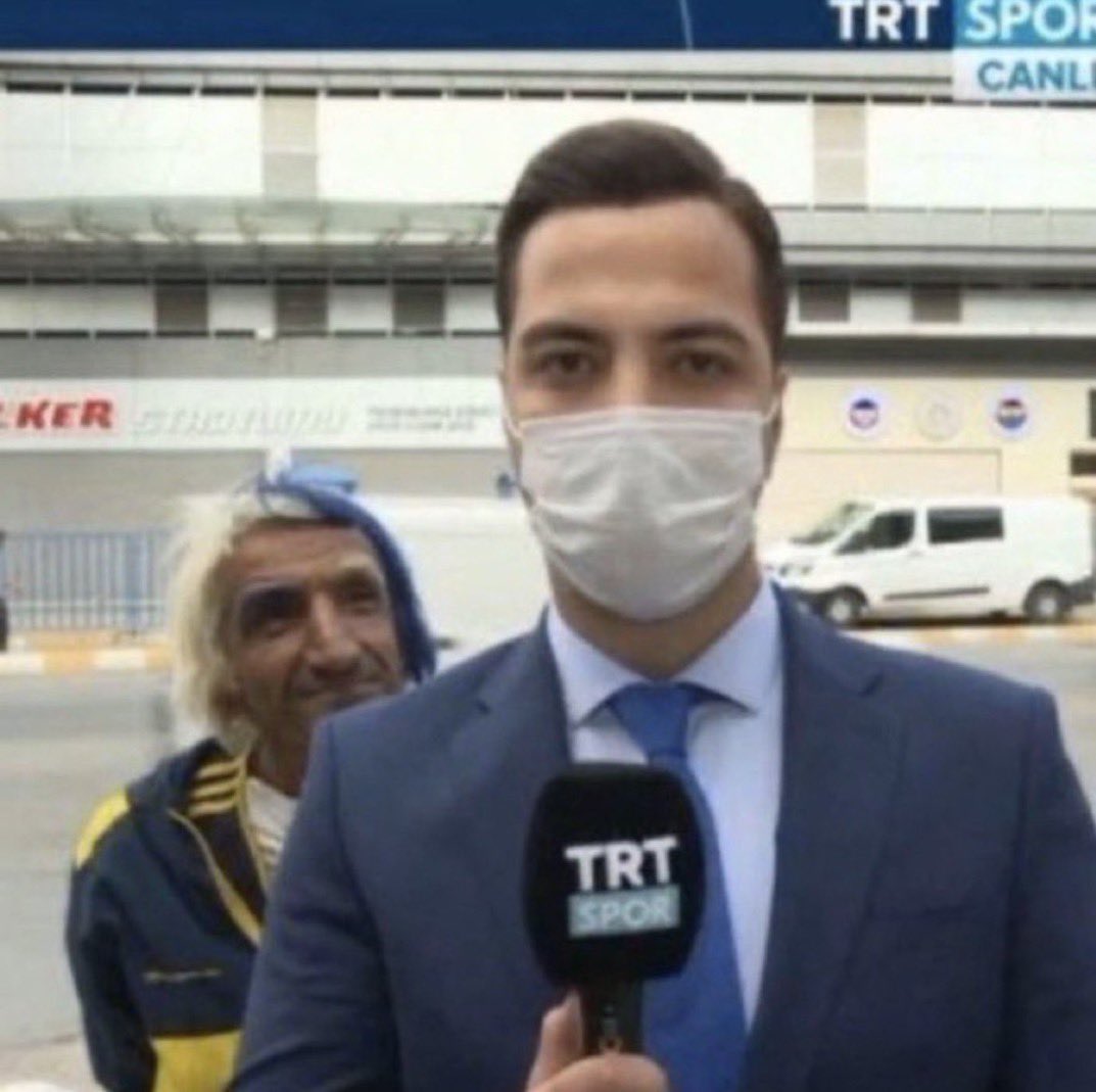 talisc4mus's tweet photo. traş bittikten sonra enseye ayna tutup övgü bekleyen berber https://t.co/EemZ0Z2M8J