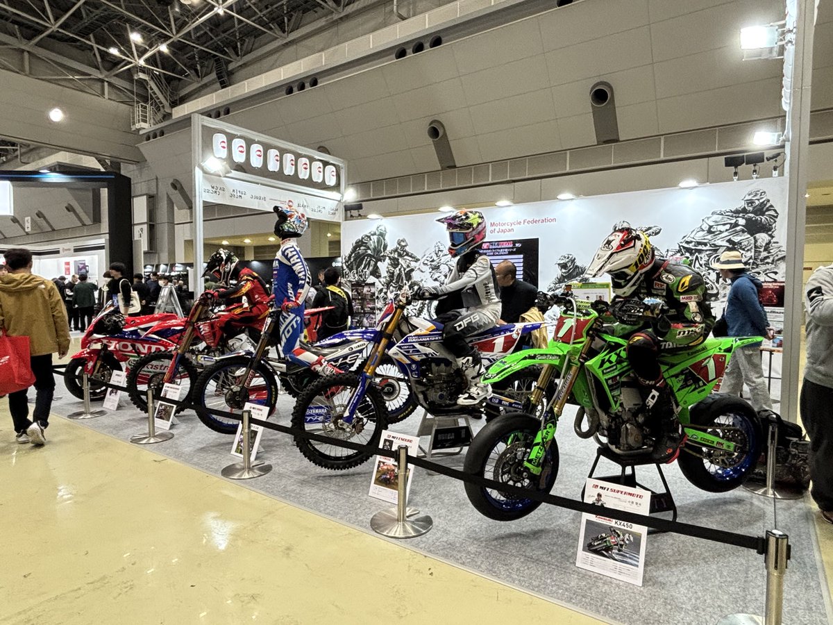 JmxPromotion tweet media