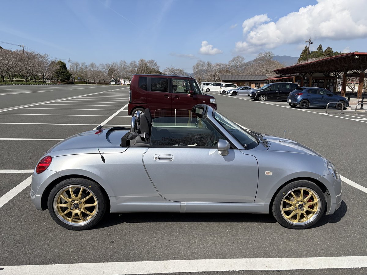 タイヤとホイルを新調した。
BSアドレナリン165/50R15です。
素直なハンドリンングで、峠を流すのがすごく楽しくなったよ。
#コペン　#峠　#アドレナリン
