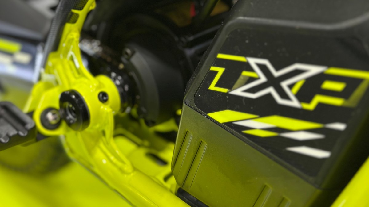 【東京モーターサイクルショー / TXP シリーズ】

トライアンフ初の、子ども向け電動バイクです。

電動ならではの扱いやすさと安全設計で、
小さなライダーが初めて風を感じる、その瞬間のために。

実車を会場でぜひ見てみてください。
お子さんと一緒に、トライアンフブースへどうぞ。