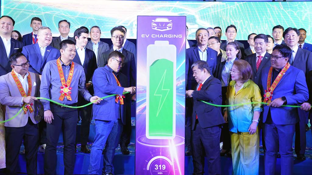 carguideph's tweet image. The show goes on: MIAS 2026 to proceed despite the energy crisis. #MIAS #MIAS2026 #CarGuidePH 
carguide.ph/2026/03/the-sh…