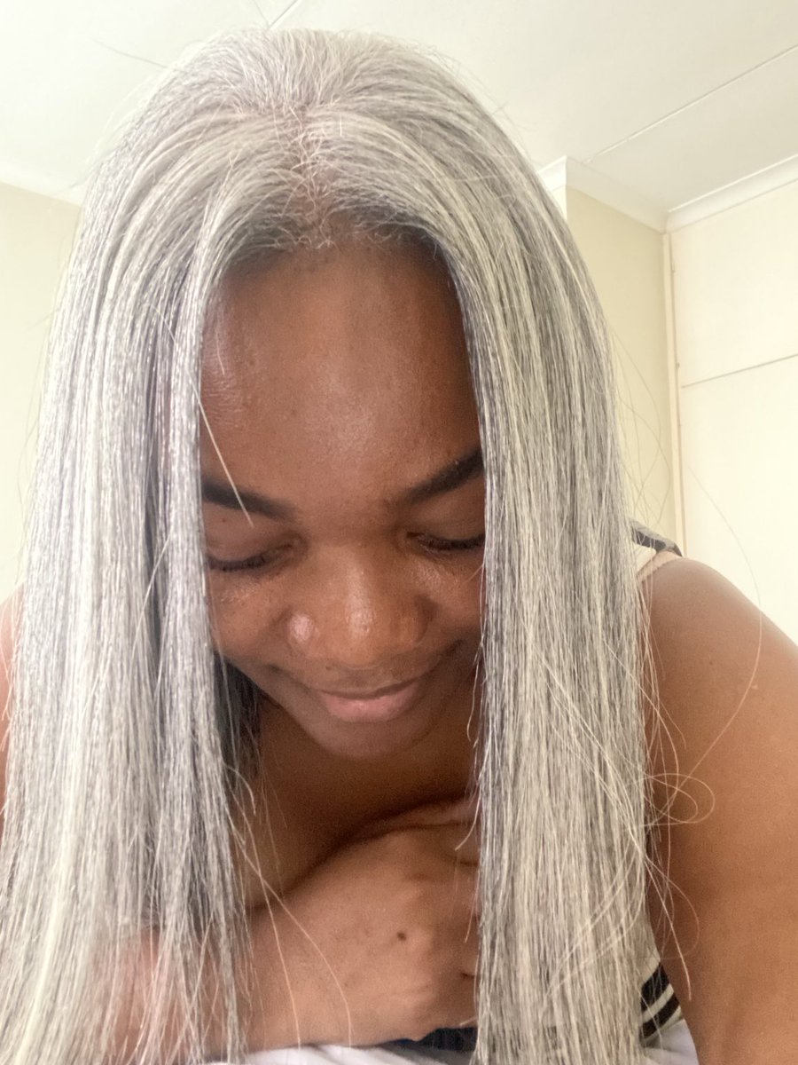 Lilly Simon tweet media