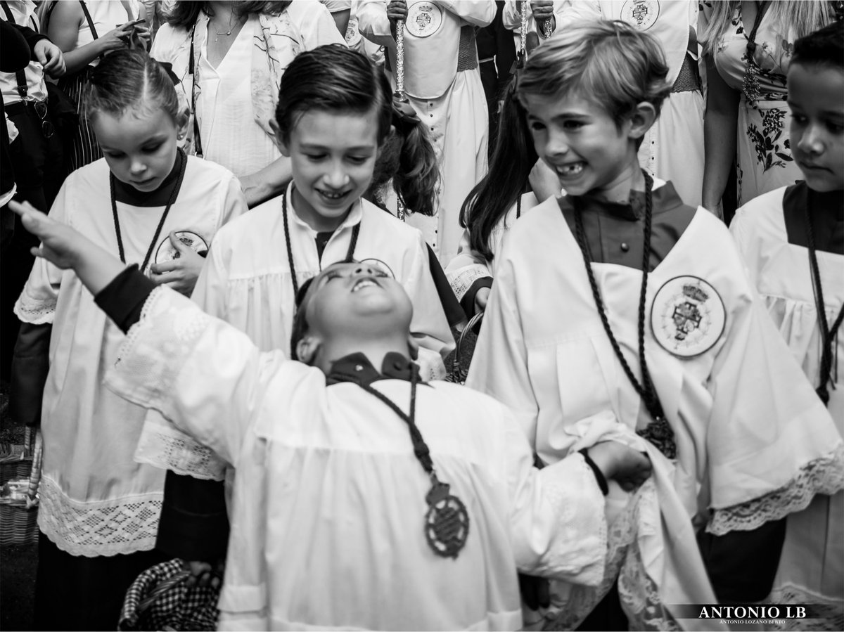 La Semana Santa es de los niños...
Esta semana nos trasladará a nuestra memoria y volveremos a ser aquel niño que se ilusionaba viendo nazarenos y tocaba un tambor de juguete.
No dejen de ser niños en estos días. 📷 <a href="/AntonioLB_ph/">ANTONIO LOZANO BERTO 🇪🇸</a>