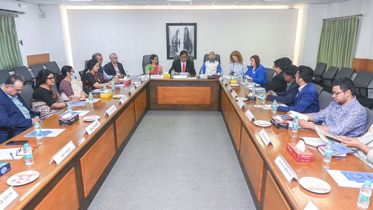 Ru_Cons_Kolkata's tweet image. 🇷🇺🎓🇮🇳On February 17, Ms. Ekaterina Tyurina, Vice-Consul, and Dr. Irina Novikova, Saint Petersburg State #University, Dean of #School of #International Relations, visited Sister #Nivedita University, one of the largest private #institutes of higher #education in West #Bengal.