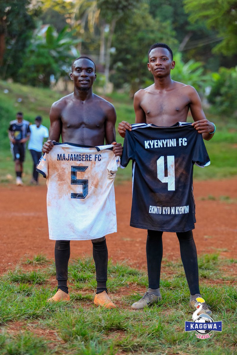 BossBryann's tweet photo. There he is Shirt No. 5, all he carries is the Majambere FC badge to Network.
Kudos @EddieJackArt 
#RoadToIsimba
#Akasayi https://t.co/Pfvoi0gdRc