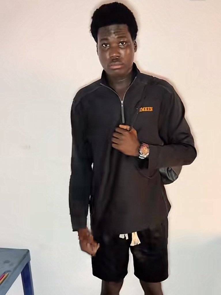 HerFarmercist tweet media