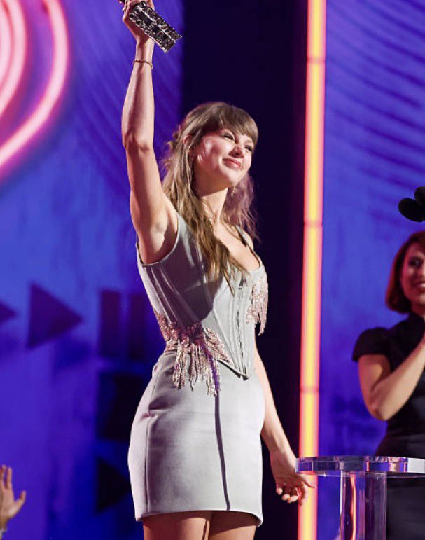 Mollie ⸆⸉. With an IE :Showgirl❤️‍🔥 tweet media