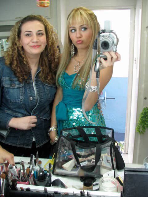 Smilers Spain tweet media