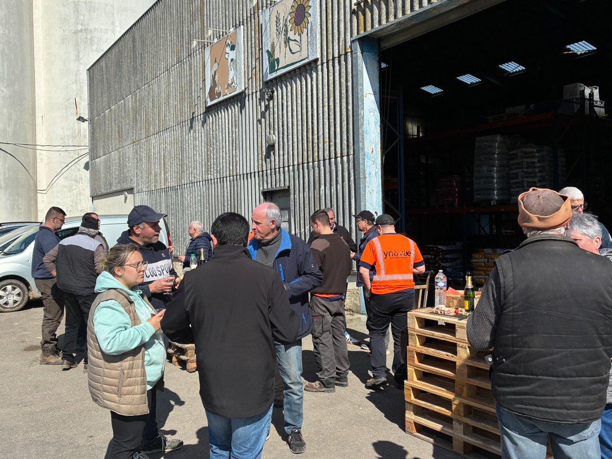 ynovae's tweet photo. Vendredi dernier nous nous sommes réunis à Champlost à l'occasion d'un P'tit Déj d'Yno. 😄
Un moment convivial à partager 🥐
#coopérative #ynovae #yonne https://t.co/rvAxpkroSm
