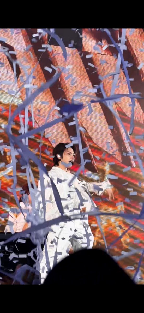 star ⋆。°✩ tweet media