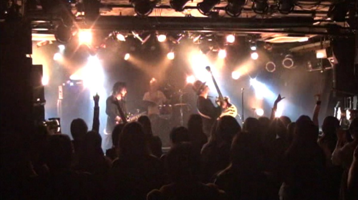 test-No. official tweet media