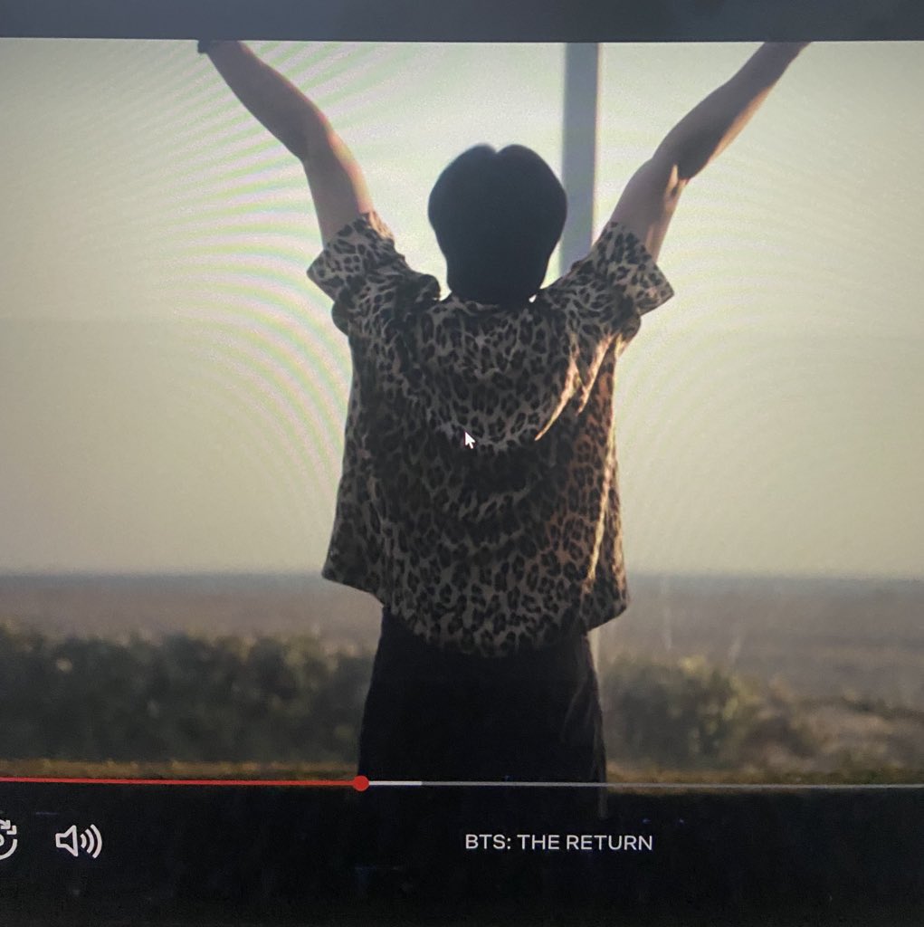 saf seeing bts 🪭 tweet media