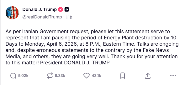 Donald Trump prelungește cu 10 zile întreruperea atacurilor asupra centralelor electrice din Iran.

Acesta spune că liderii iranieni se străduiesc să ajungă la un acord și i-au cerut inițial o pauză de 7 zile.

Trump a preferat totuși 10 zile, iar asta înseamnă că SUA nu va ataca