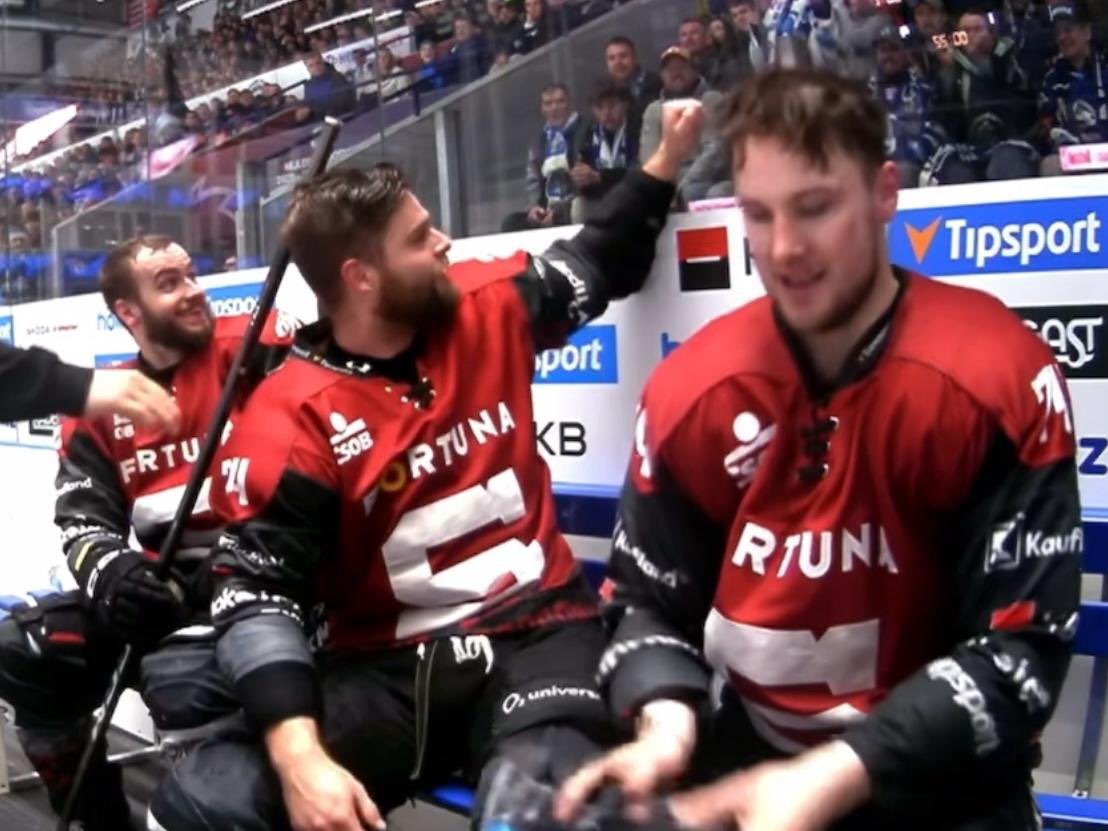 Ať je hudba tvůj lék tweet media