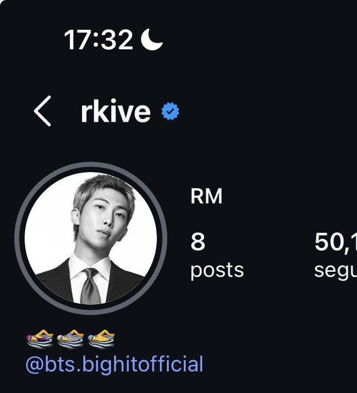 cazthinks's tweet image. ele botando os emojis de mulher homem e nao binario achei #inclusivo