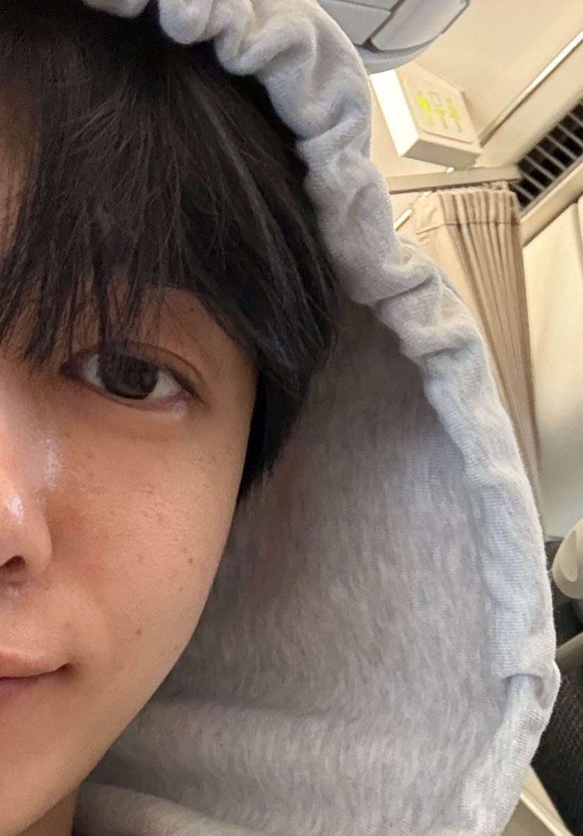 주근깨...❤️❤️❤️❤️❤️ 누가 우리 왕자 얼굴에다가 깨 쏟앗어!!!!!!💕🫶🫶🫶🫶🫶