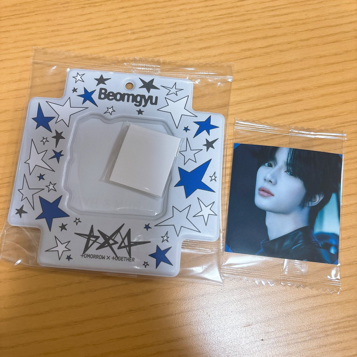 maporo_52's tweet photo. TOMORROW X TOGETHER TXT 交換
Visual Square Photo Seal with Case
バ���ダイ ビジュアル スクエア フォトシール ケース

譲：ボムギュ🧸

求：画像2枚目 ヨンジュン🦊

郵送希望します＾＾
お気軽にお声かけください🎀✨ https://t.co/BGFTmw16kO