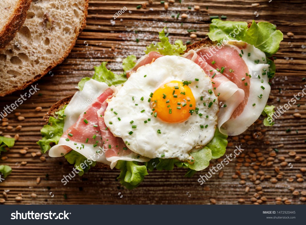 lev29_97's tweet image. Baked my first sourdough today! Crusty outside, chewy inside—pure magic.  #HomeBaking #BreadLove #SourdoughJourney