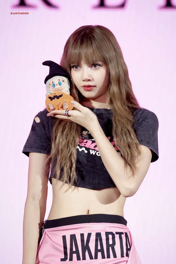 Happy BirthDay Lisa love you ,I wish the best in life