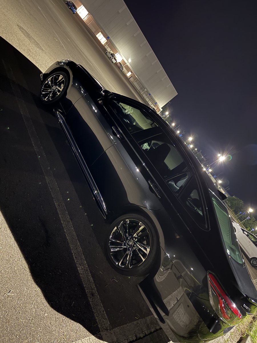 asm_grs183's tweet photo. #他人と被らない車

•RS advance four

•202ブラックじゃなくてメーカーオプ
ションのプレシャスブラックパール

•リアドアのサンシェード（手動）はないけど真後ろの電動サンシェード付き

•前期に後期ホイール🛞

•走行距離もうちょいで16万キロ https://t.co/qYHNUlunYr
