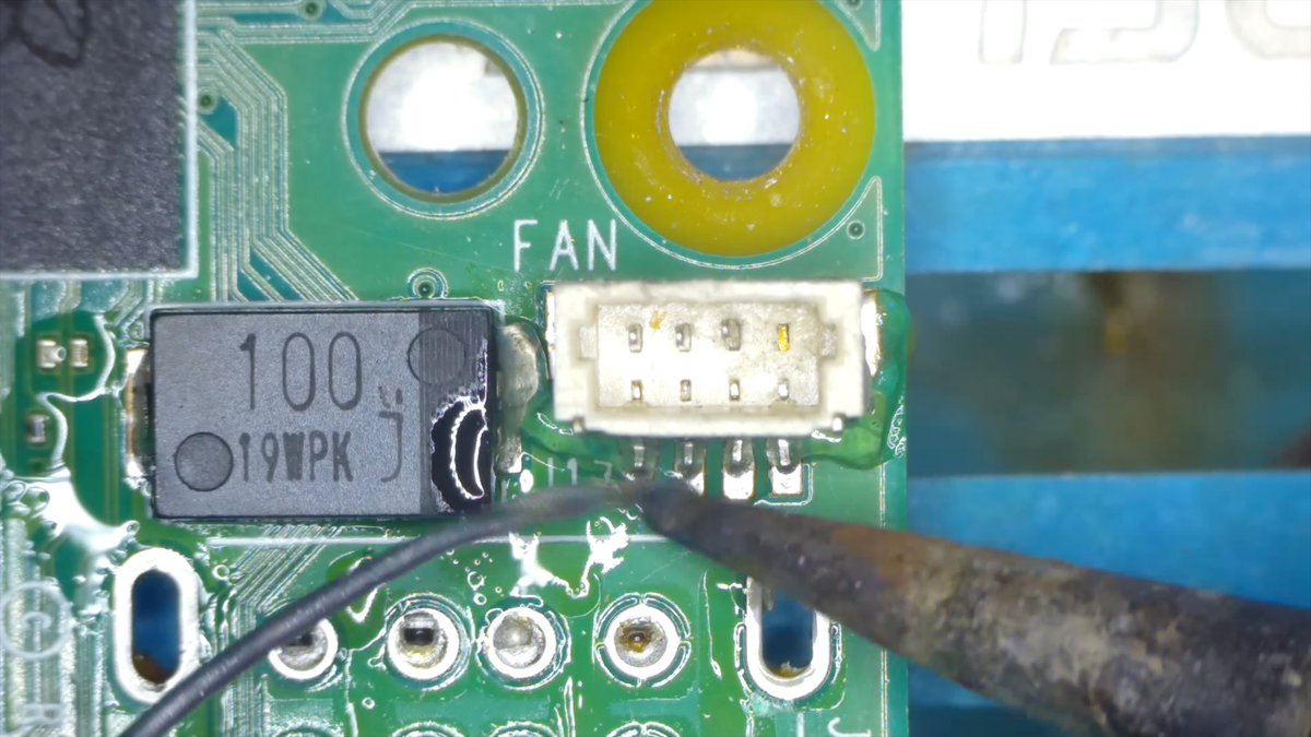 macaron17667178's tweet photo. 【告知】本日18:30に動画公開します。
今回はRaspberry Pi 5です。
USBポートが崩壊。ファン端子ピン折れの修理をします！
ご視聴よろしくお願いします。 https://t.co/WxQ0BUxMEj