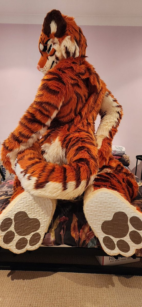 LarbieAD tweet media