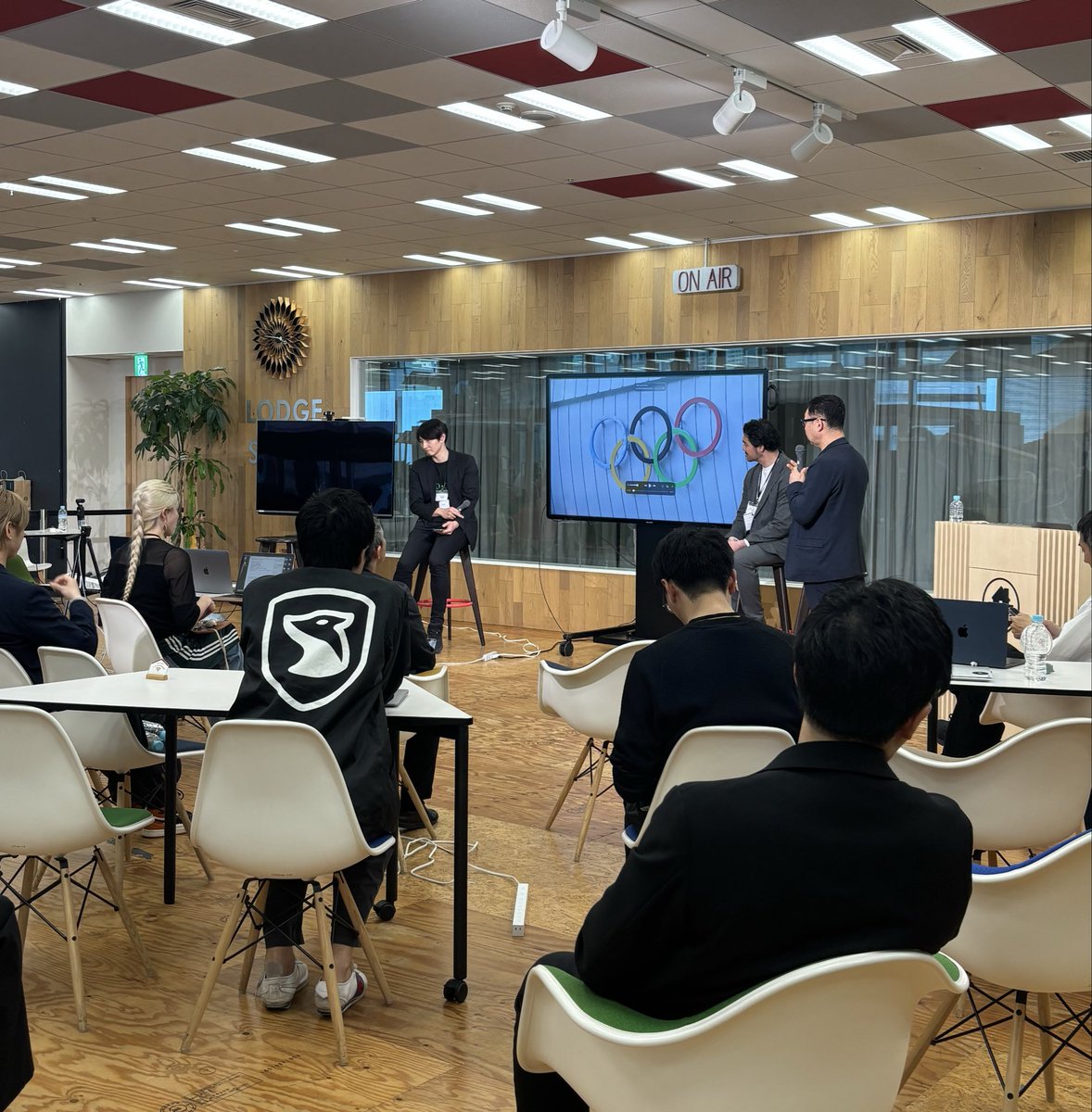 AS_opensports's tweet photo. セッション③
「クラブ経営におけるオーナーシップの狙いとビジョン」
～より良いオーナーとチームとファンの関係を見つけよう〜
【モデレーター】
岡田 優介（TOKYO DIME）
【パネリスト】
木戸康行（信州ブレイブウォリアーズ）
西村大介（神戸ストークス）

#OSS
#スポーツカンファレンス https://t.co/b8O8pPbjUP